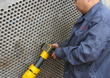 Dentro de proceso manual montado de la máquina fría del surco de la cortadora del tubo